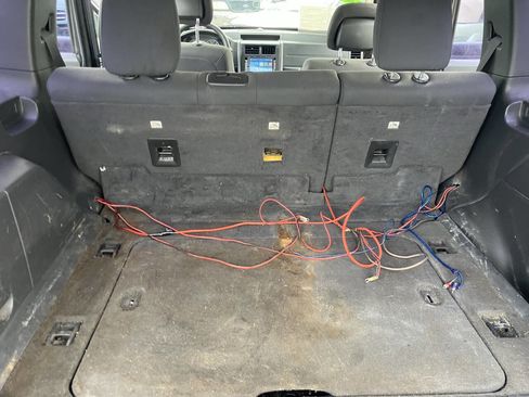 Used 2011 Jeep Liberty Sport image 22