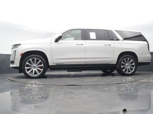 Used 2022 Cadillac Escalade ESV Premium Luxury Platinum w/ Heavy-Duty Trailer Package image 53