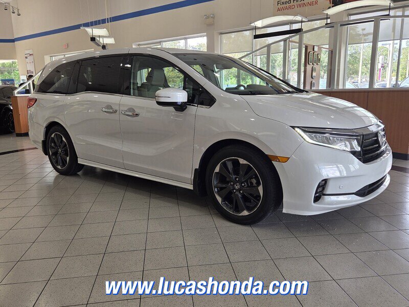 Used 2024 Honda Odyssey Elite image 3
