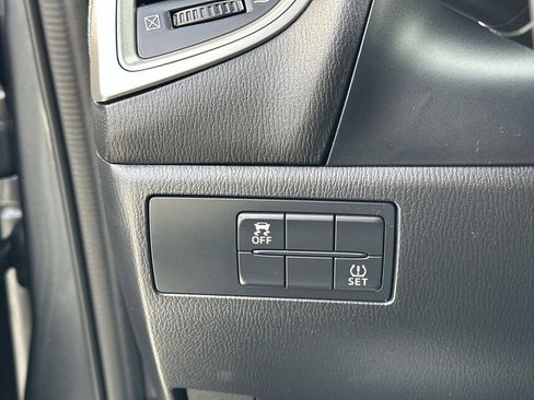 Used 2017 MAZDA MAZDA3 Touring image 17