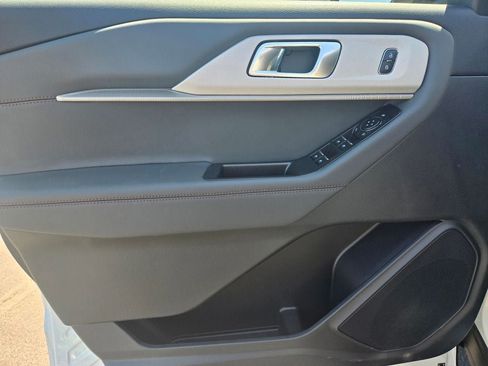 New 2026 Ford Explorer Active RWD image 10