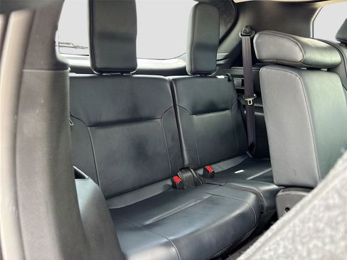 Used 2025 Mitsubishi Outlander SE image 28