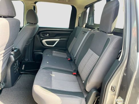 Used 2020 Nissan Titan SV w/ SV Convenience Package RWD image 24