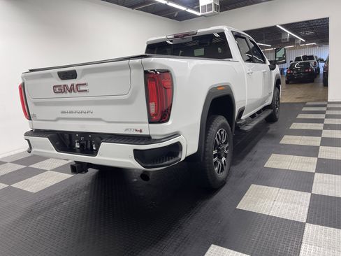 Used 2020 GMC Sierra 2500 AT4 w/ AT4 Premium Package image 5