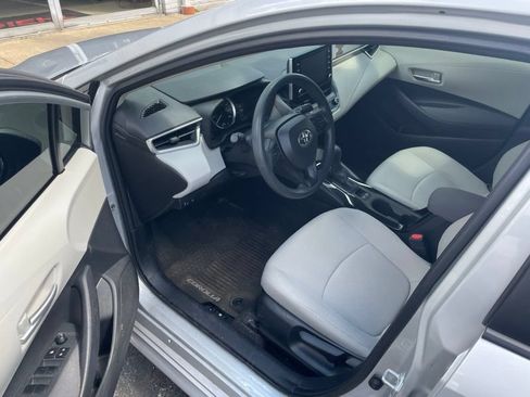 Used 2020 Toyota Corolla LE FWD image 8