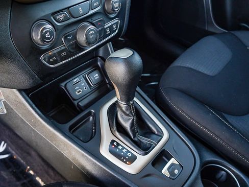 Used 2016 Jeep Cherokee Latitude w/ Safety/Convenience Group image 22