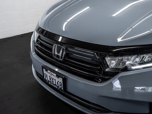 Used 2024 Honda Odyssey Sport image 10