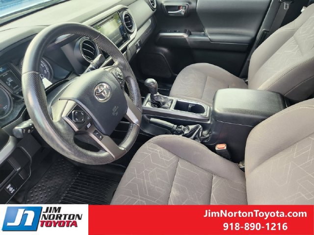 Used 2017 Toyota Tacoma TRD Off-Road w/ Tow Package AWD/4WD image 26