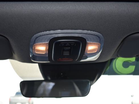 Used 2025 Hyundai Elantra SEL image 31