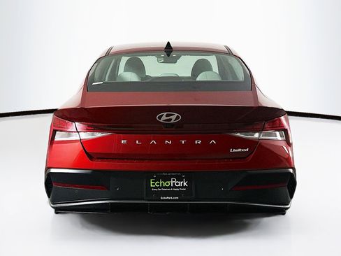 Used 2024 Hyundai Elantra Limited image 7