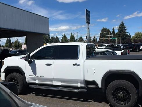 Used 2020 GMC Sierra 2500 Denali w/ Denali Ultimate Package AWD/4WD image 8
