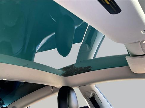 Used 2022 Tesla Model 3 RWD image 13
