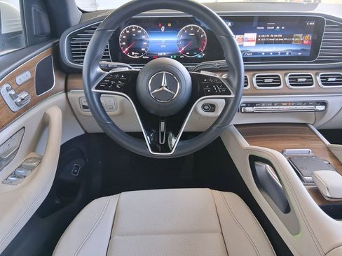 Used 2025 Mercedes-Benz GLE 350 4MATIC image 10