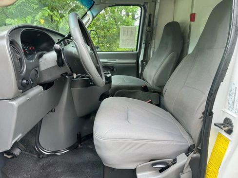 Used 2008 Ford E-350 and Econoline 350 Super Duty RWD image 12