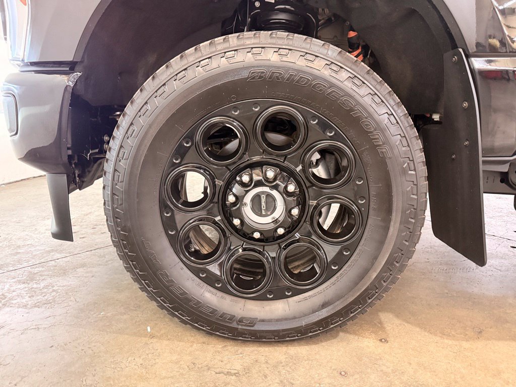 Certified 2026 Ford F350 Lariat w/ Black Appearance Package AWD/4WD image 15