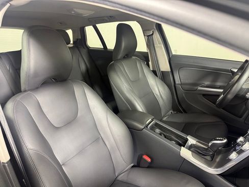 Used 2016 Volvo V60 T5 Premier image 16