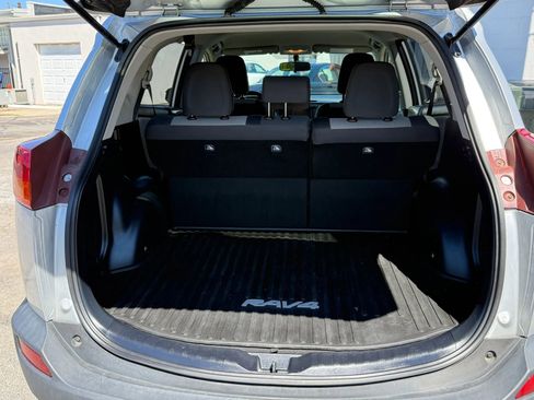 Used 2015 Toyota RAV4 LE image 7