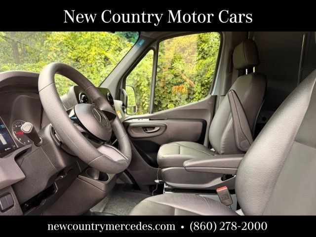 Used 2025 Mercedes-Benz Sprinter 2500 image 11