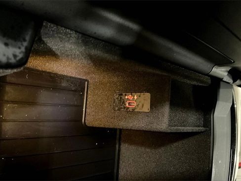 Used 2021 BMW 530i xDrive w/ Premium Package image 32