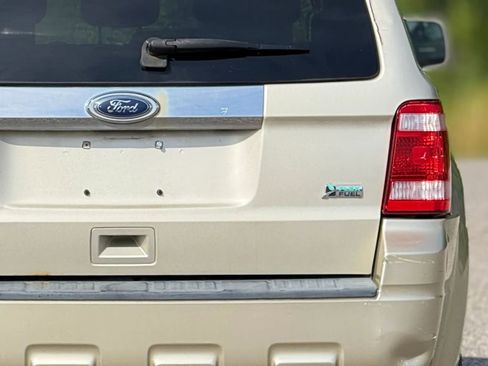 Used 2010 Ford Escape Limited image 14