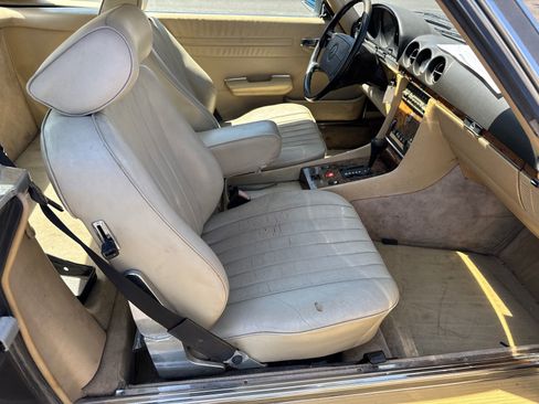 Used 1986 Mercedes-Benz 560 SL image 10