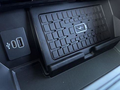 New 2025 Ford F150 Platinum w/ Equipment Group 702A High image 21