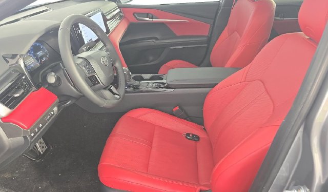 Used 2025 Toyota Camry XSE FWD image 7