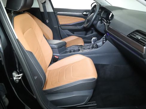 Certified 2024 Volkswagen Jetta SEL FWD image 34