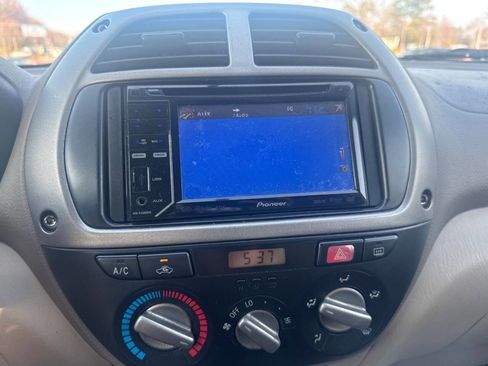 Used 2002 Toyota RAV4 4WD w/ Quick-Order Pkg image 17