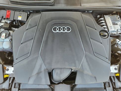 Used 2019 Audi Q8 Premium Plus AWD/4WD image 32