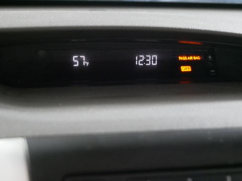 Used 2010 Subaru Forester 2.5X Premium image 31