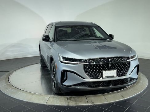 New 2024 Lincoln Nautilus Premier w/ Equipment Group 102A image 8