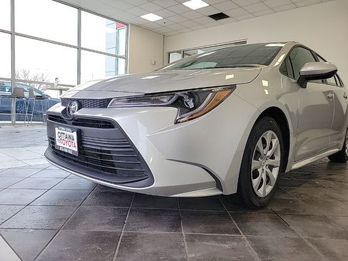 Used 2025 Toyota Corolla LE image 14
