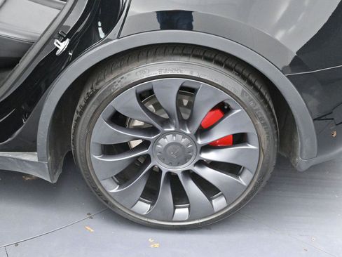 Used 2024 Tesla Model Y Performance image 25