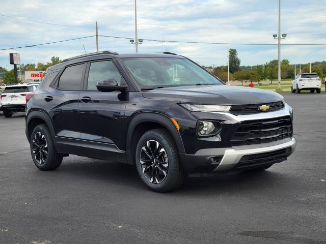 Used 2021 Chevrolet TrailBlazer LT w/ Convenience Package AWD/4WD image 2