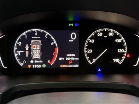 Used 2025 Honda Pilot Sport image 26