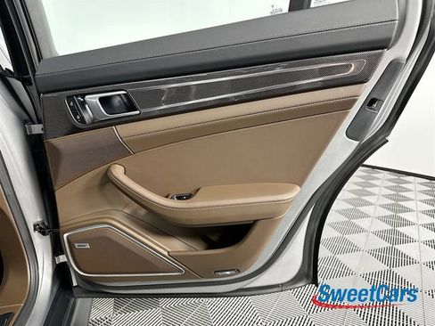 Used 2022 Porsche Panamera GTS image 45