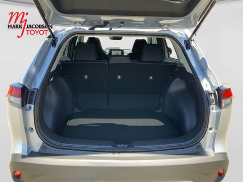 Used 2026 Toyota Corolla Cross LE FWD image 13