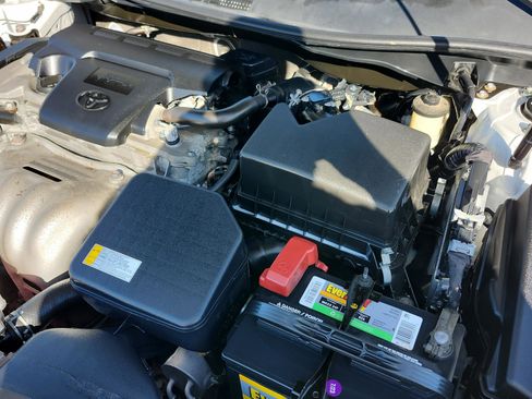 Used 2015 Toyota Camry XLE image 36