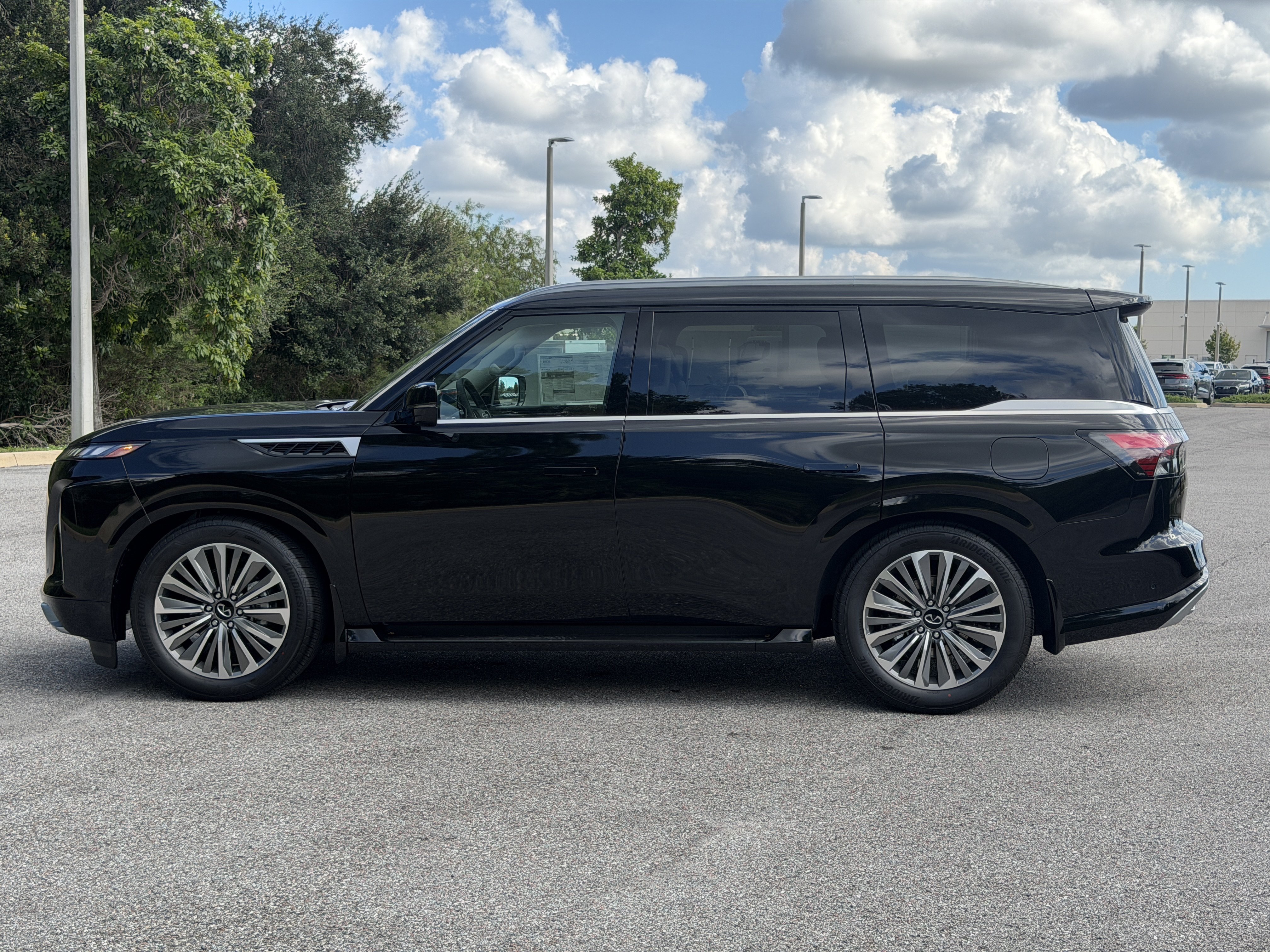 New 2027 INFINITI QX80 Luxe w/ Cargo Package RWD image 4