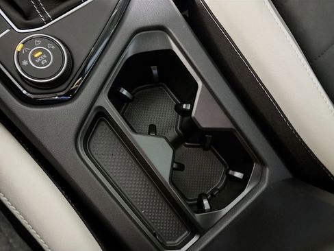 New 2025 Volkswagen Taos SE image 15