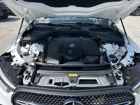 Used 2025 Mercedes-Benz GLC 300 4MATIC image 14
