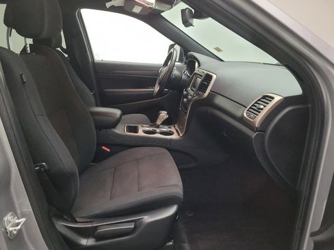 Used 2016 Jeep Grand Cherokee Laredo RWD image 21