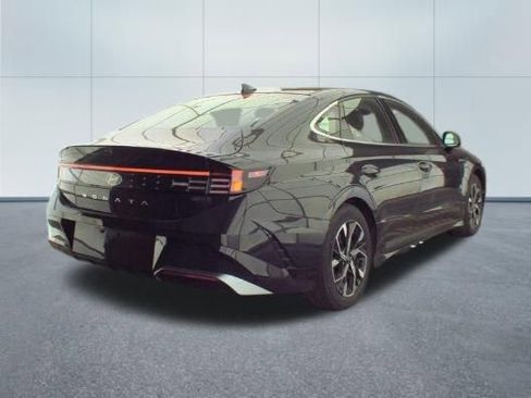 Used 2025 Hyundai Sonata SEL FWD image 5