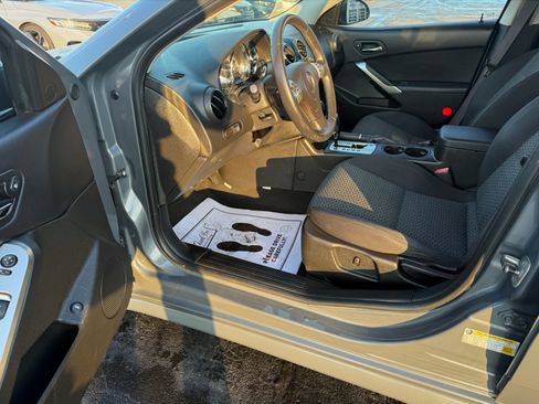 Used 2009 Pontiac G6 Sedan w/ Sport Package 1 FWD image 5