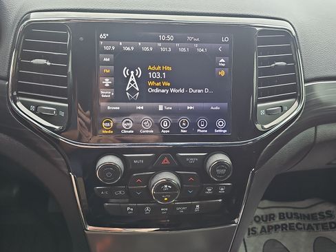 Used 2020 Jeep Grand Cherokee Altitude AWD/4WD image 28