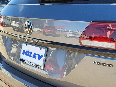 Used 2023 Volkswagen Atlas SEL R-Line image 31