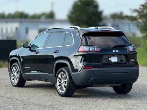 Used 2019 Jeep Cherokee Latitude Plus FWD image 10
