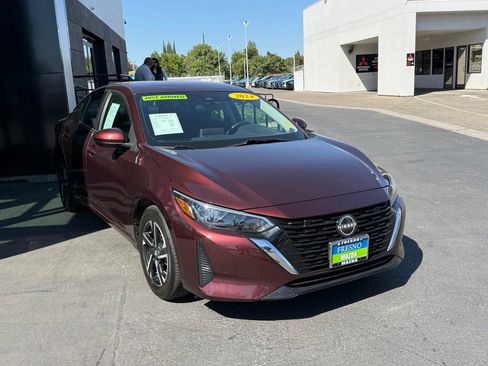 Used 2024 Nissan Sentra SV FWD image 2