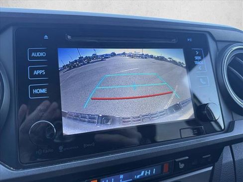 Used 2017 Toyota Tacoma TRD Off-Road w/ Premium & Technology Package image 18